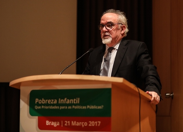 Thumbnail da galeria EEG Pobreza Infantil